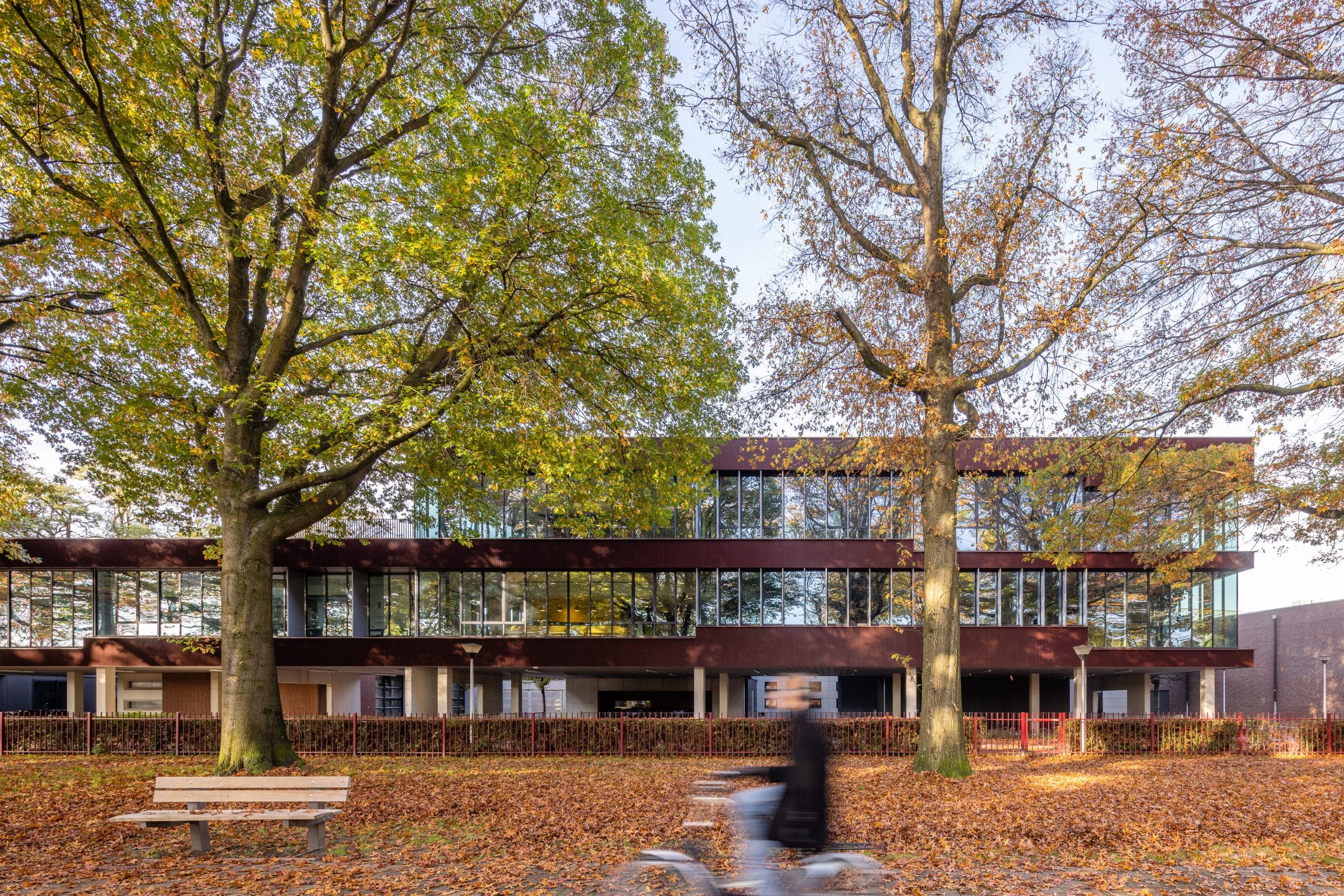 De Rooi Pannen Ringgebouw